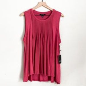 NWT Vera Wang Pintuck Tank